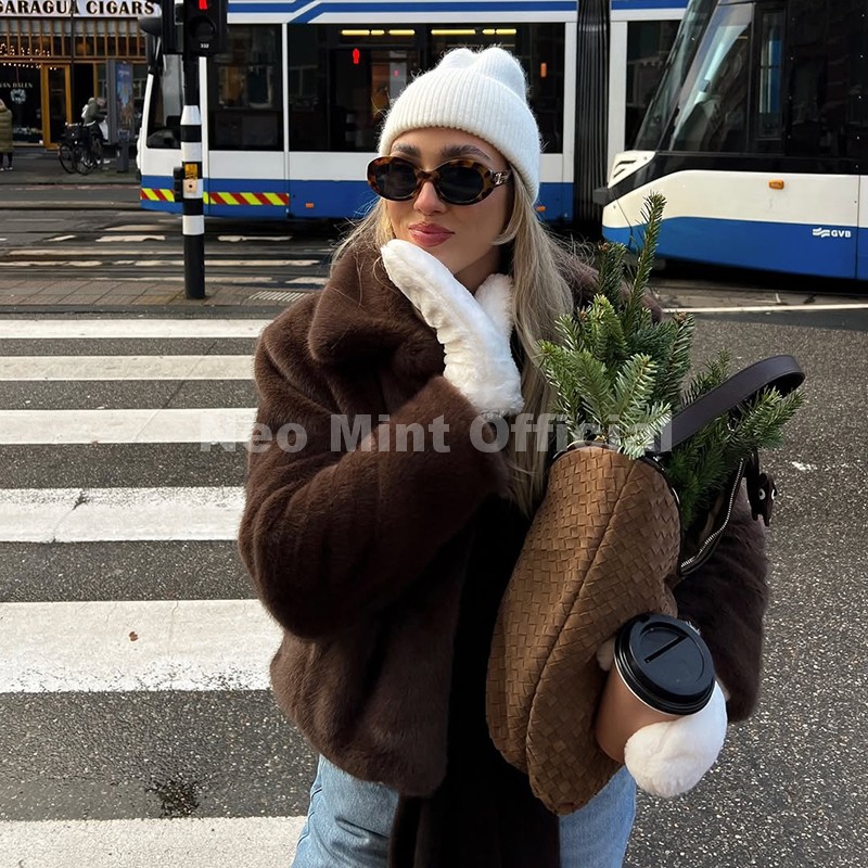 Neo Mint Coole Straße Mädchen  – Streetwear Girl Brand Bewertung und Preis